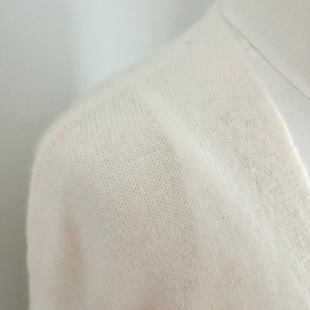 Saks Fifth Avenue 100% Cashmere Cream Cardigan Size: Medium - Picture 3 of 15